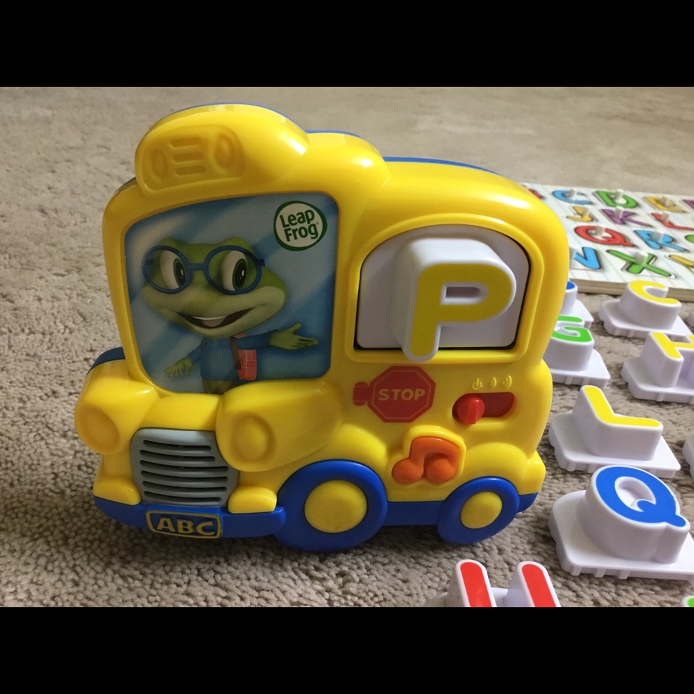 Melissa and Doug Peg Puzzle & Leapfrog Phonics Toy - Picture 8 of 12